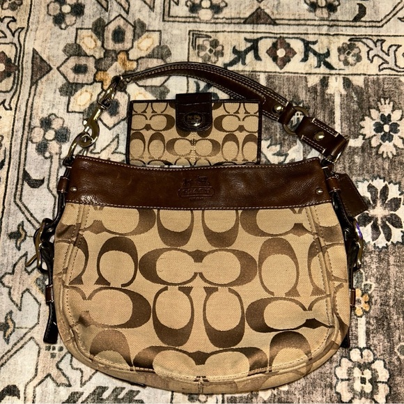 Coach Handbags - Coach VTG Y2kBrown and Tan Shoulder Bag with matching new wallet